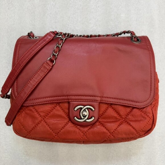 CHANEL Red Calfskin Shoulder Bag in the Mix Flap - Picture 1 of 10